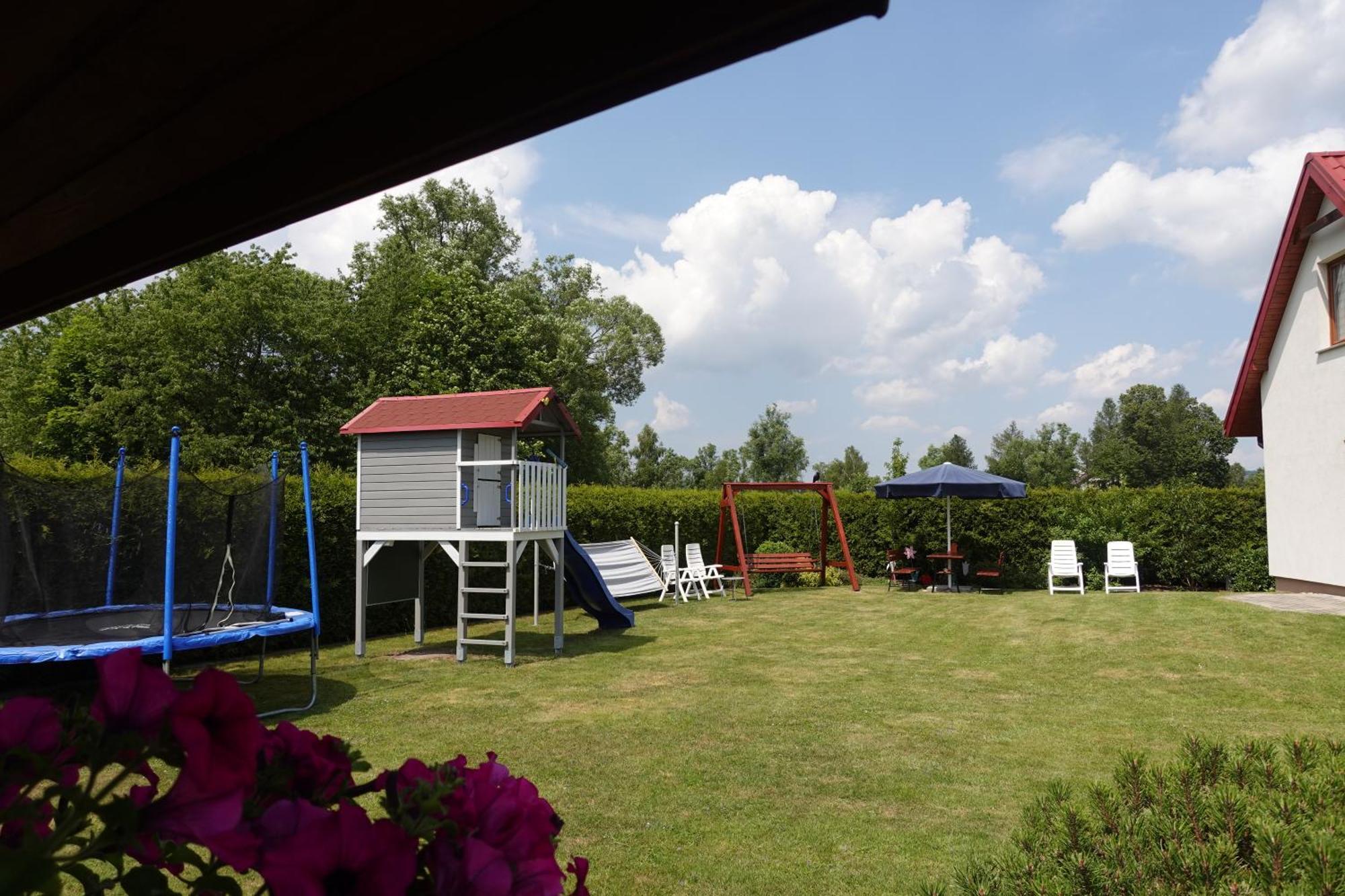 Mala Chatka Caloroczny Domek Krzeszow  Esterno foto